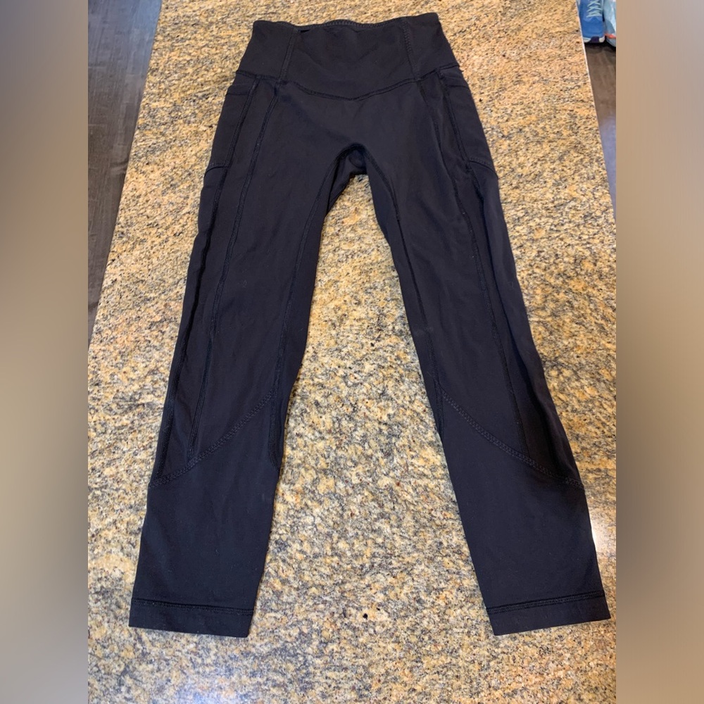 Lululemon black cropped leggings size 4 - Picture 1 of 13